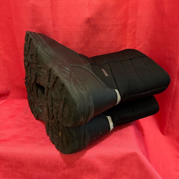 Men’s Black Winter Boots - Picture 3 of 3